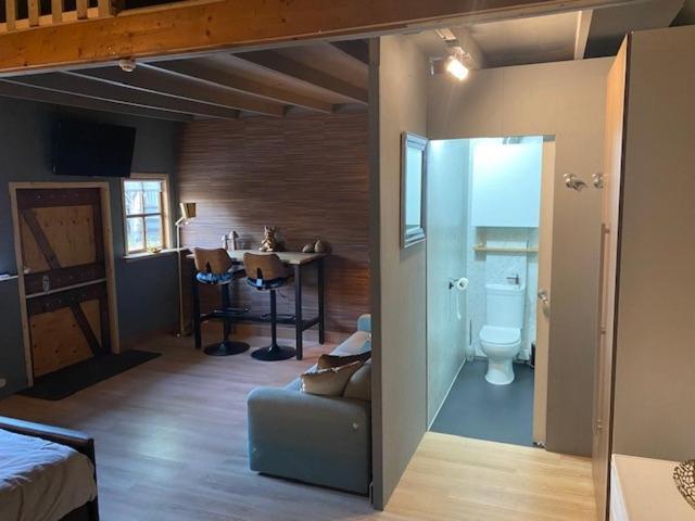 韦斯特莱Shed 100住宿加早餐旅馆 外观 照片